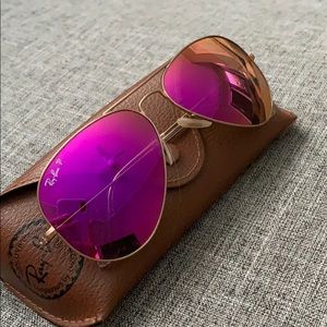 Ray Ban Polarized Aviator Sunglasses. Color: Pink